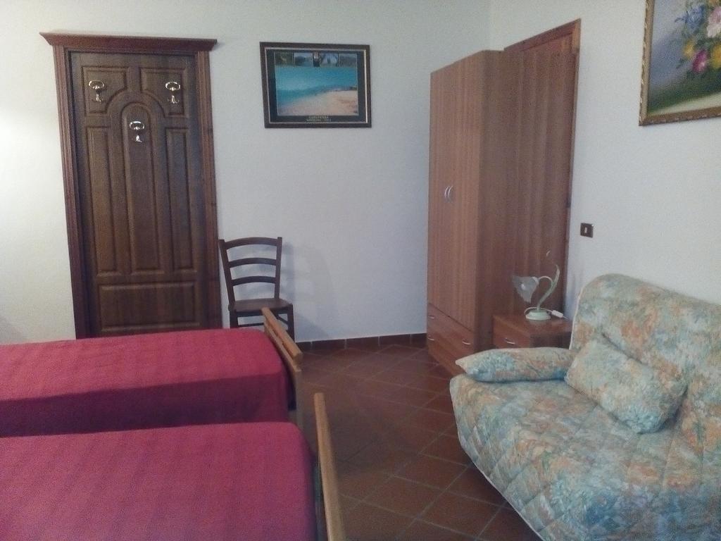 B&B Il Vigneto Capoterra Bagian luar foto