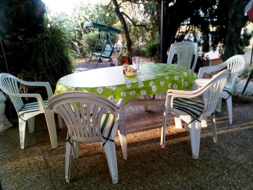 B&B Il Vigneto Capoterra Bagian luar foto